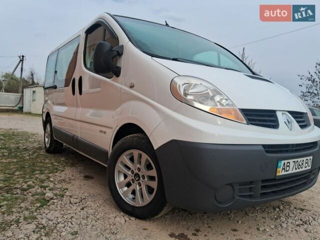 Белый Рено Трафик, объемом двигателя 2 л и пробегом 276 тыс. км за 9150 $, фото 1 на Automoto.ua