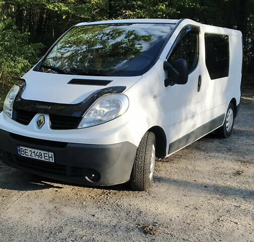 Білий Рено Трафік, об'ємом двигуна 2 л та пробігом 390 тис. км за 10700 $, фото 1 на Automoto.ua