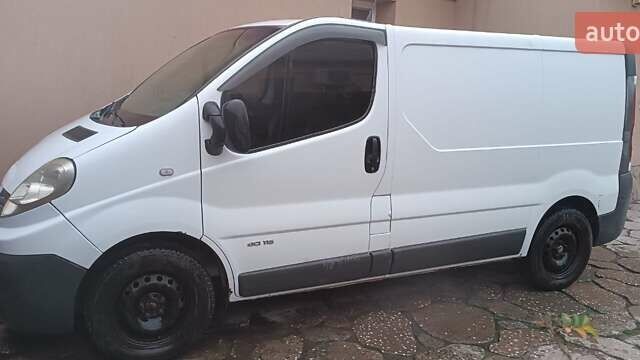 Білий Рено Трафік, об'ємом двигуна 2 л та пробігом 377 тис. км за 7000 $, фото 1 на Automoto.ua