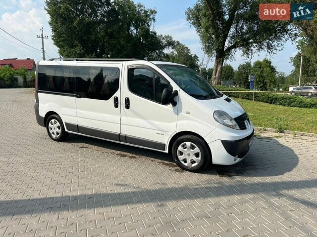 Белый Рено Трафик, объемом двигателя 2 л и пробегом 299 тыс. км за 10300 $, фото 1 на Automoto.ua