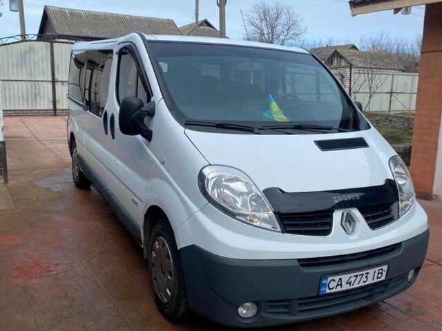 Белый Рено Трафик, объемом двигателя 2 л и пробегом 198 тыс. км за 9200 $, фото 1 на Automoto.ua