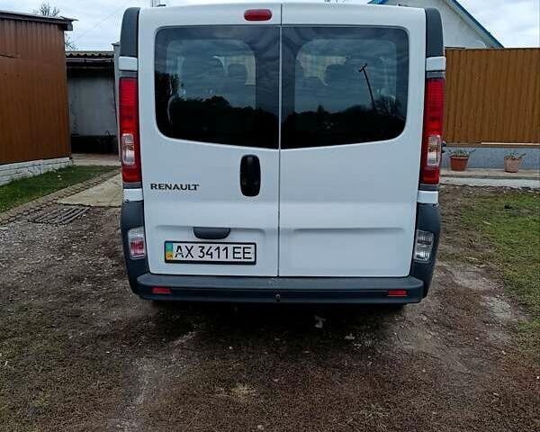 Белый Рено Трафик, объемом двигателя 2 л и пробегом 307 тыс. км за 9200 $, фото 1 на Automoto.ua