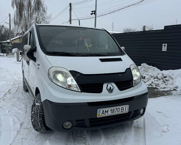 Білий Рено Трафік, об'ємом двигуна 2 л та пробігом 338 тис. км за 10500 $, фото 1 на Automoto.ua