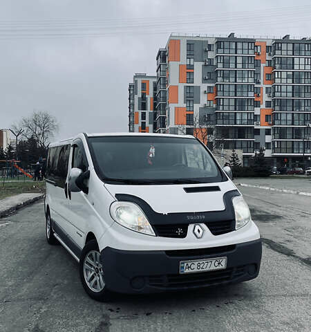 Білий Рено Трафік, об'ємом двигуна 2 л та пробігом 415 тис. км за 12550 $, фото 1 на Automoto.ua