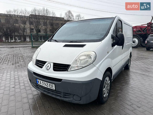 Белый Рено Трафик, объемом двигателя 1.99 л и пробегом 298 тыс. км за 8150 $, фото 1 на Automoto.ua
