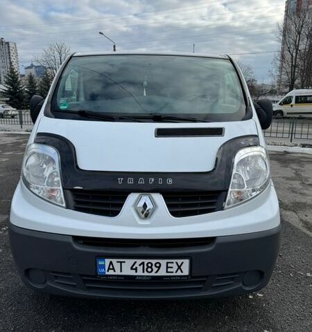 Білий Рено Трафік, об'ємом двигуна 2 л та пробігом 249 тис. км за 11000 $, фото 1 на Automoto.ua