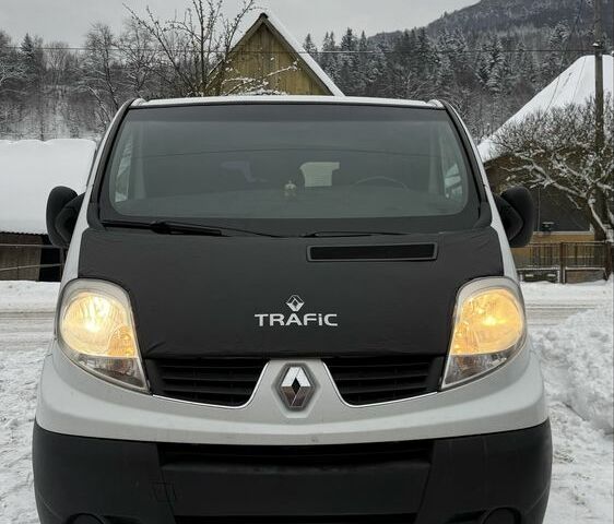 Білий Рено Трафік, об'ємом двигуна 2 л та пробігом 399 тис. км за 9800 $, фото 1 на Automoto.ua