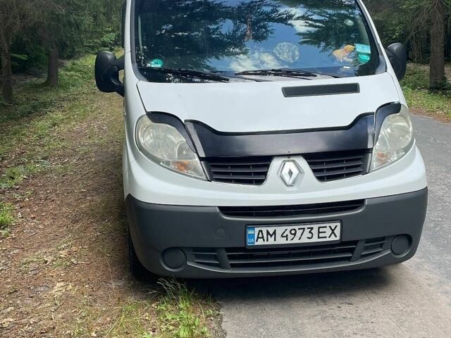 Білий Рено Трафік, об'ємом двигуна 2 л та пробігом 370 тис. км за 8500 $, фото 1 на Automoto.ua
