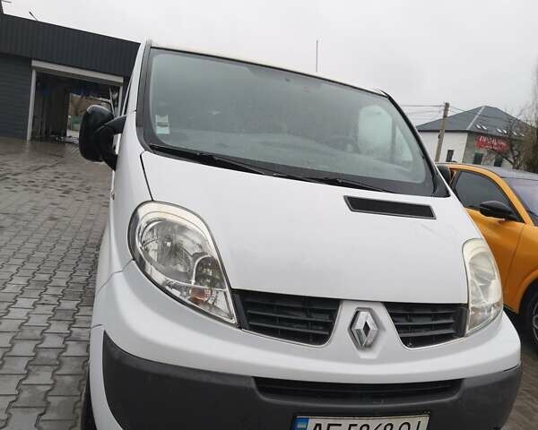 Білий Рено Трафік, об'ємом двигуна 2 л та пробігом 227 тис. км за 11500 $, фото 1 на Automoto.ua