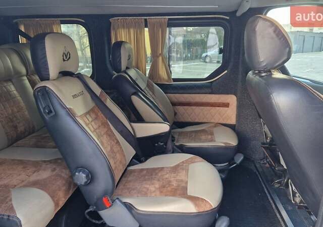 Белый Рено Трафик, объемом двигателя 2 л и пробегом 247 тыс. км за 12700 $, фото 1 на Automoto.ua