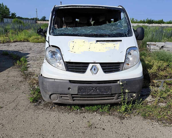 Білий Рено Трафік, об'ємом двигуна 2 л та пробігом 270 тис. км за 3500 $, фото 1 на Automoto.ua