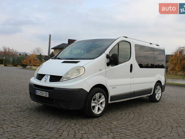 Белый Рено Трафик, объемом двигателя 2 л и пробегом 283 тыс. км за 11550 $, фото 1 на Automoto.ua