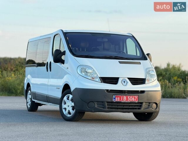 Білий Рено Трафік, об'ємом двигуна 2 л та пробігом 255 тис. км за 13500 $, фото 1 на Automoto.ua