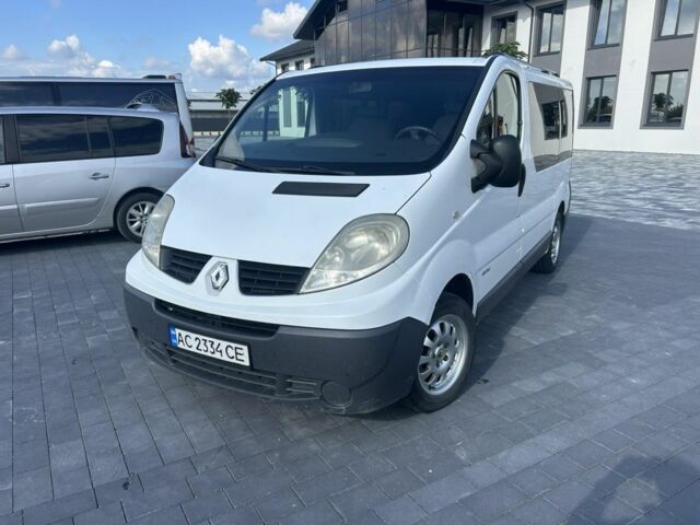 Белый Рено Трафик, объемом двигателя 2 л и пробегом 393 тыс. км за 9800 $, фото 1 на Automoto.ua