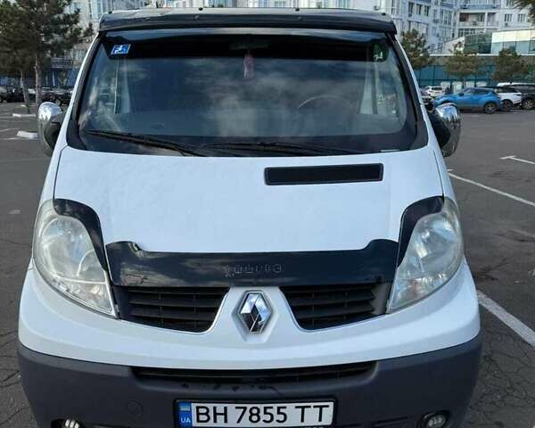Білий Рено Трафік, об'ємом двигуна 2.5 л та пробігом 258 тис. км за 12500 $, фото 1 на Automoto.ua