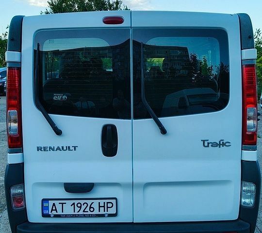 Білий Рено Трафік, об'ємом двигуна 2 л та пробігом 283 тис. км за 12200 $, фото 1 на Automoto.ua