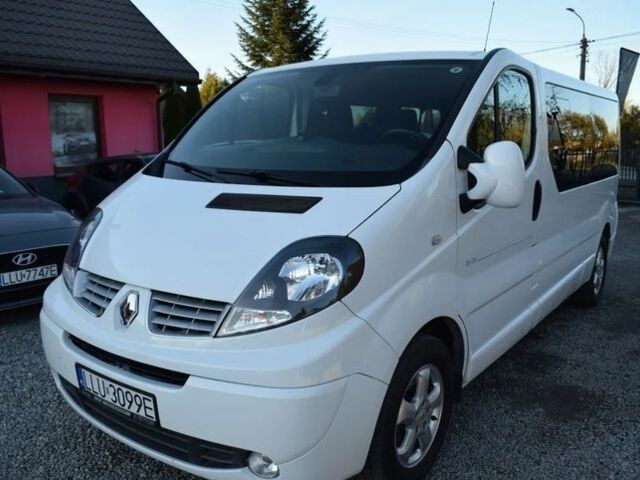 Белый Рено Трафик, объемом двигателя 2 л и пробегом 200 тыс. км за 8100 $, фото 1 на Automoto.ua