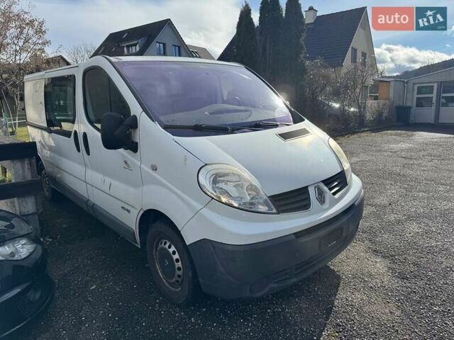 Білий Рено Трафік, об'ємом двигуна 2 л та пробігом 200 тис. км за 4950 $, фото 1 на Automoto.ua