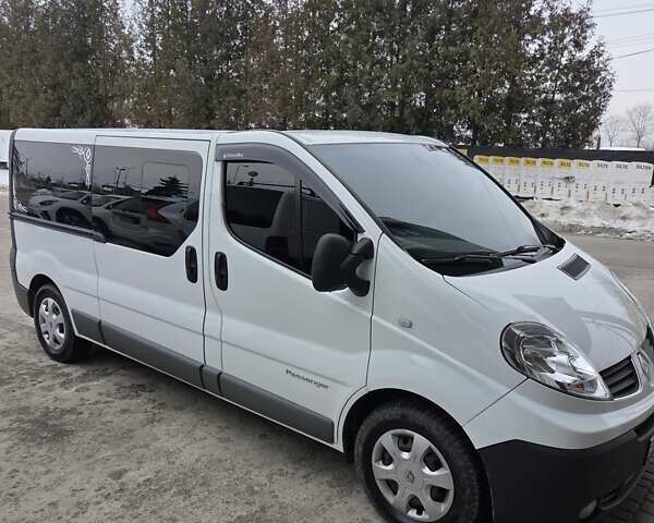 Білий Рено Трафік, об'ємом двигуна 2 л та пробігом 205 тис. км за 15500 $, фото 1 на Automoto.ua