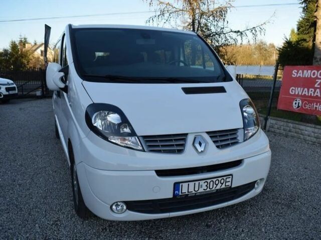 Белый Рено Трафик, объемом двигателя 2 л и пробегом 200 тыс. км за 8100 $, фото 1 на Automoto.ua