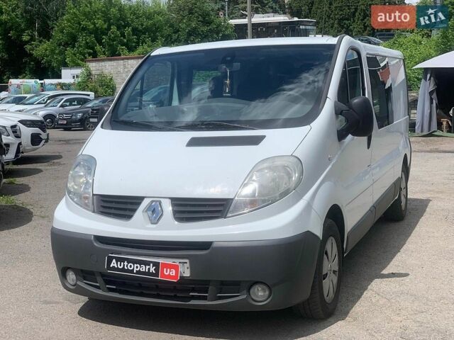 Белый Рено Трафик, объемом двигателя 2 л и пробегом 312 тыс. км за 11990 $, фото 1 на Automoto.ua