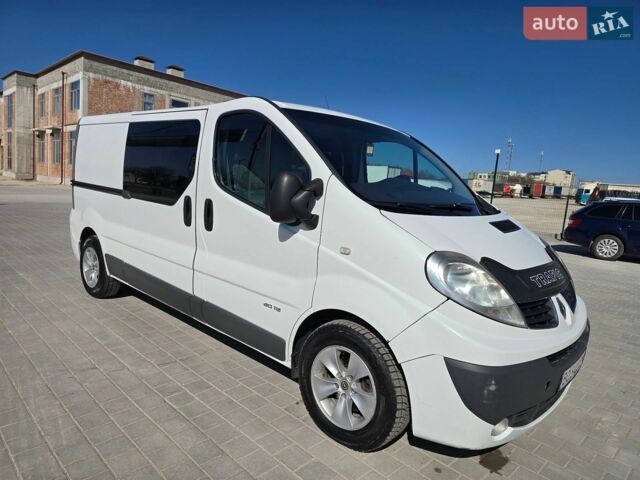 Белый Рено Трафик, объемом двигателя 2 л и пробегом 31 тыс. км за 12500 $, фото 1 на Automoto.ua