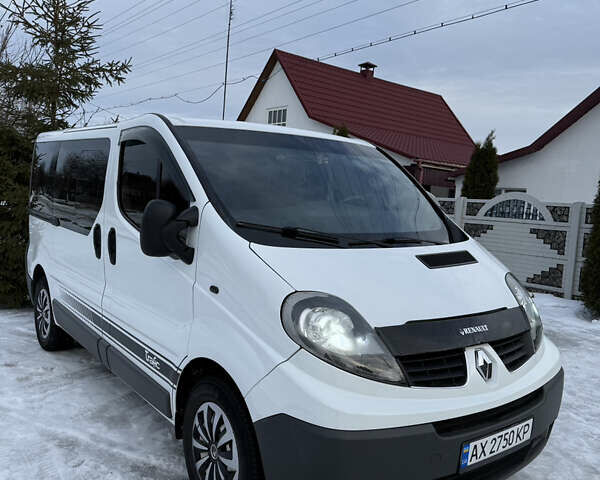 Белый Рено Трафик, объемом двигателя 2 л и пробегом 334 тыс. км за 12400 $, фото 1 на Automoto.ua