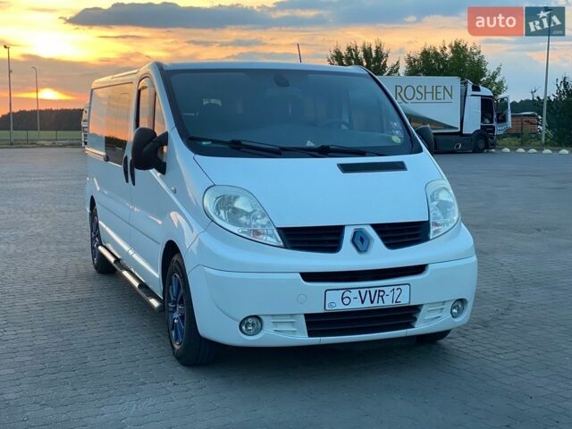 Белый Рено Трафик, объемом двигателя 2 л и пробегом 267 тыс. км за 14200 $, фото 1 на Automoto.ua