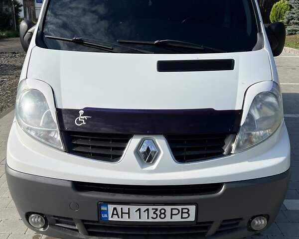 Белый Рено Трафик, объемом двигателя 2 л и пробегом 339 тыс. км за 13600 $, фото 1 на Automoto.ua