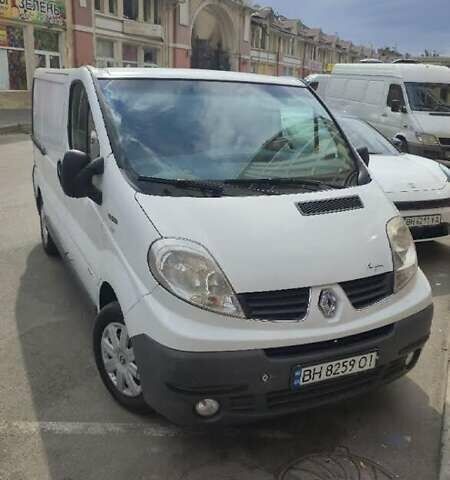 Белый Рено Трафик, объемом двигателя 2 л и пробегом 233 тыс. км за 10500 $, фото 1 на Automoto.ua