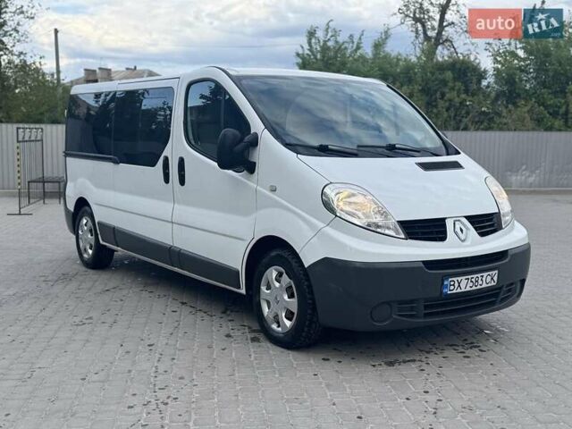 Белый Рено Трафик, объемом двигателя 2 л и пробегом 242 тыс. км за 14500 $, фото 1 на Automoto.ua