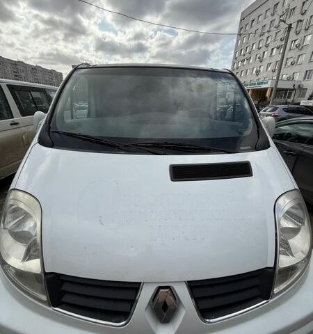 Белый Рено Трафик, объемом двигателя 2 л и пробегом 309 тыс. км за 13000 $, фото 1 на Automoto.ua