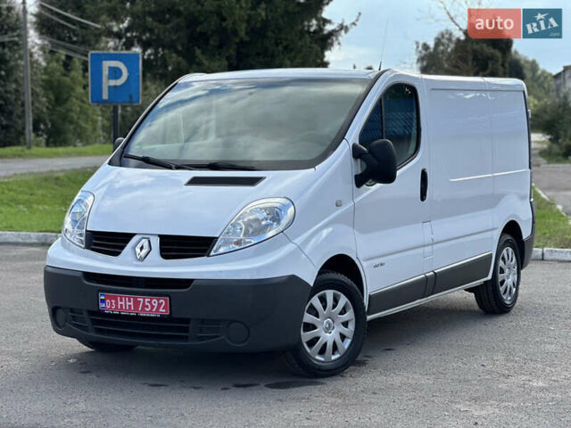 Білий Рено Трафік, об'ємом двигуна 2 л та пробігом 252 тис. км за 10700 $, фото 1 на Automoto.ua