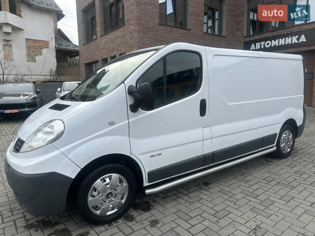 Белый Рено Трафик, объемом двигателя 2 л и пробегом 189 тыс. км за 13600 $, фото 1 на Automoto.ua