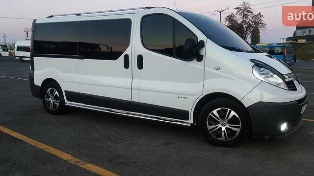 Белый Рено Трафик, объемом двигателя 2 л и пробегом 320 тыс. км за 15500 $, фото 1 на Automoto.ua