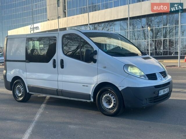 Белый Рено Трафик, объемом двигателя 2 л и пробегом 300 тыс. км за 9550 $, фото 1 на Automoto.ua