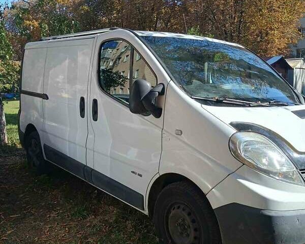 Белый Рено Трафик, объемом двигателя 2 л и пробегом 355 тыс. км за 8400 $, фото 1 на Automoto.ua