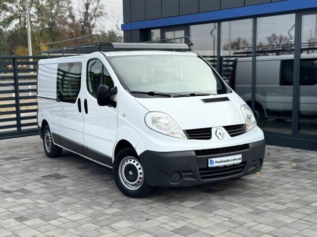Белый Рено Трафик, объемом двигателя 2 л и пробегом 193 тыс. км за 15500 $, фото 1 на Automoto.ua
