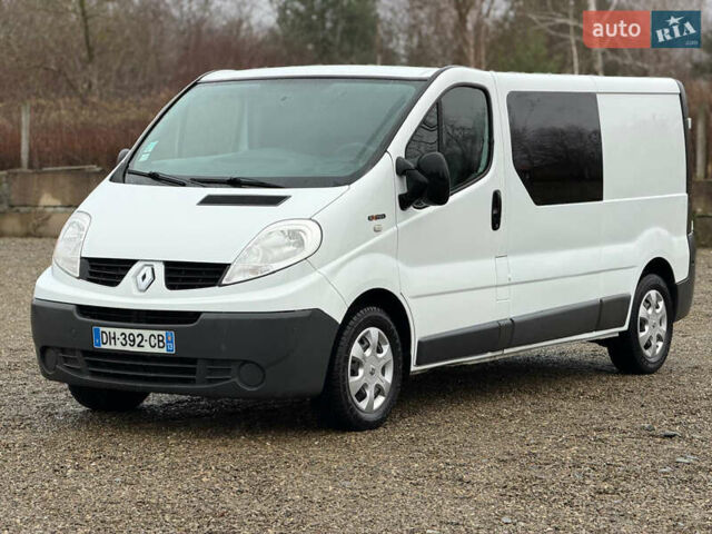Белый Рено Трафик, объемом двигателя 2 л и пробегом 280 тыс. км за 13900 $, фото 1 на Automoto.ua