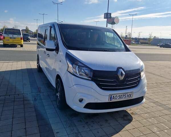 Белый Рено Трафик, объемом двигателя 1.6 л и пробегом 350 тыс. км за 13500 $, фото 1 на Automoto.ua