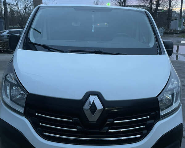 Белый Рено Трафик, объемом двигателя 1.6 л и пробегом 308 тыс. км за 12700 $, фото 1 на Automoto.ua