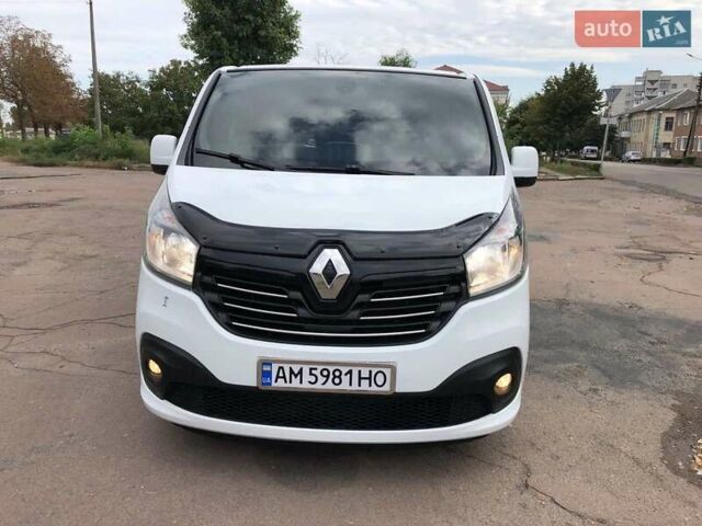 Белый Рено Трафик, объемом двигателя 1.6 л и пробегом 245 тыс. км за 15500 $, фото 1 на Automoto.ua