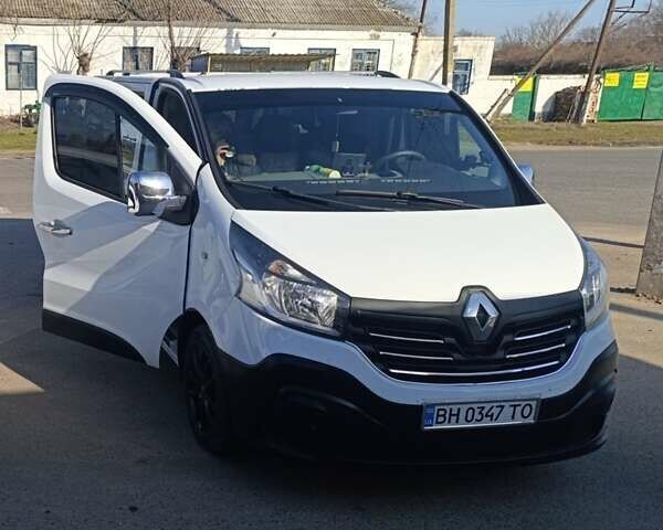 Белый Рено Трафик, объемом двигателя 1.6 л и пробегом 270 тыс. км за 12500 $, фото 1 на Automoto.ua