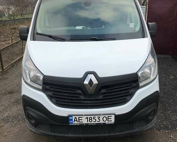 Белый Рено Трафик, объемом двигателя 1.6 л и пробегом 190 тыс. км за 15000 $, фото 1 на Automoto.ua