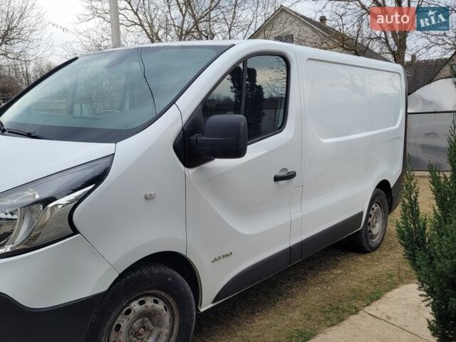 Белый Рено Трафик, объемом двигателя 1.6 л и пробегом 330 тыс. км за 10000 $, фото 1 на Automoto.ua