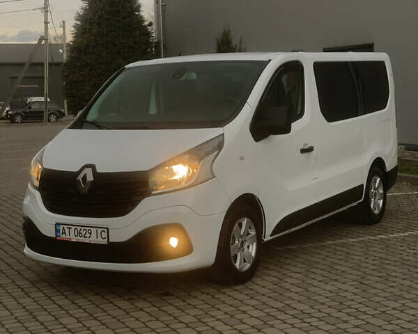 Белый Рено Трафик, объемом двигателя 1.6 л и пробегом 160 тыс. км за 14950 $, фото 1 на Automoto.ua
