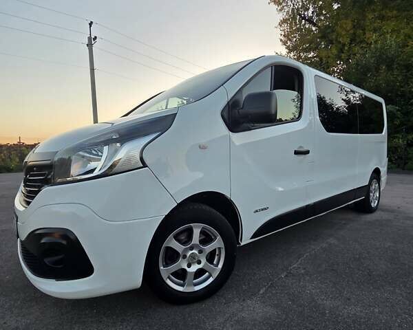 Белый Рено Трафик, объемом двигателя 1.6 л и пробегом 292 тыс. км за 13600 $, фото 1 на Automoto.ua