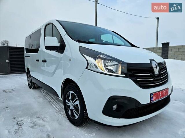 Белый Рено Трафик, объемом двигателя 1.6 л и пробегом 156 тыс. км за 17700 $, фото 1 на Automoto.ua