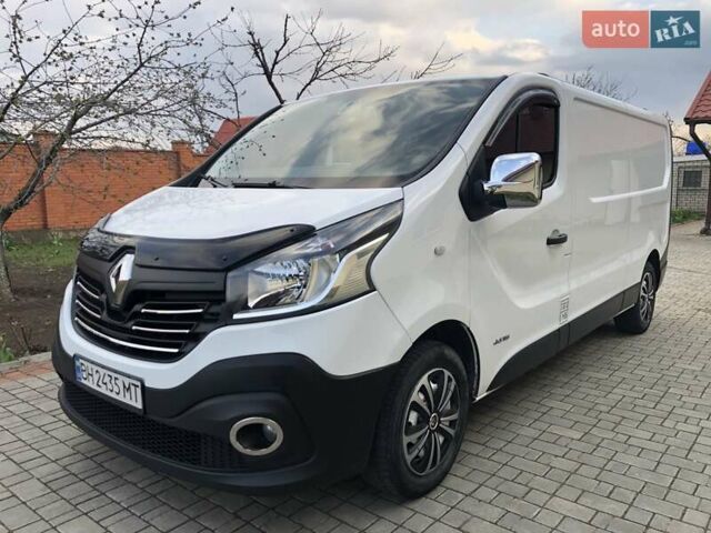 Белый Рено Трафик, объемом двигателя 1.6 л и пробегом 298 тыс. км за 12500 $, фото 1 на Automoto.ua
