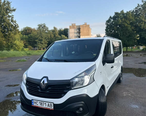 Білий Рено Трафік, об'ємом двигуна 1.6 л та пробігом 275 тис. км за 16000 $, фото 1 на Automoto.ua